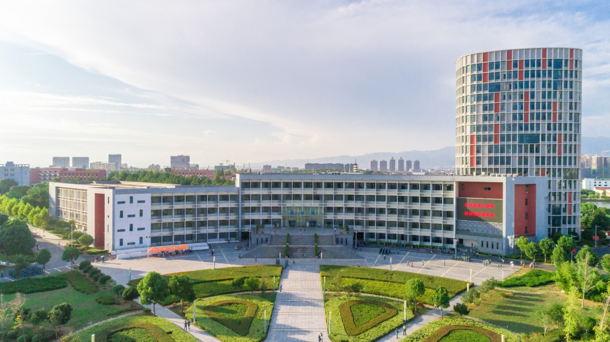 2026湖南高考985性价比之选：中南大学报考全攻略封面